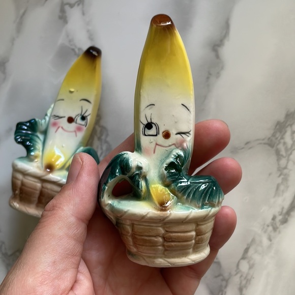 Vintage Kitschy Apomorphic winking Banana - Salt and Pepper Shakers, 1950's - Picture 5 of 11